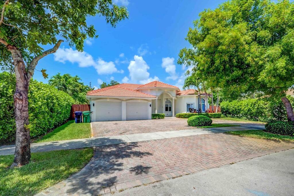 Miami 5Br Villa W Heated Pool, Games & Bbq L01 Cutler Bay Eksteriør bilde